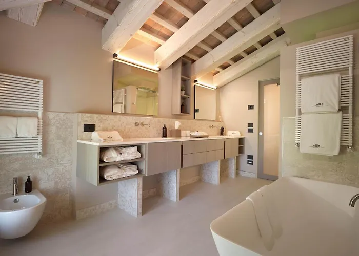 Ca' Apollonio Heritage Hotel