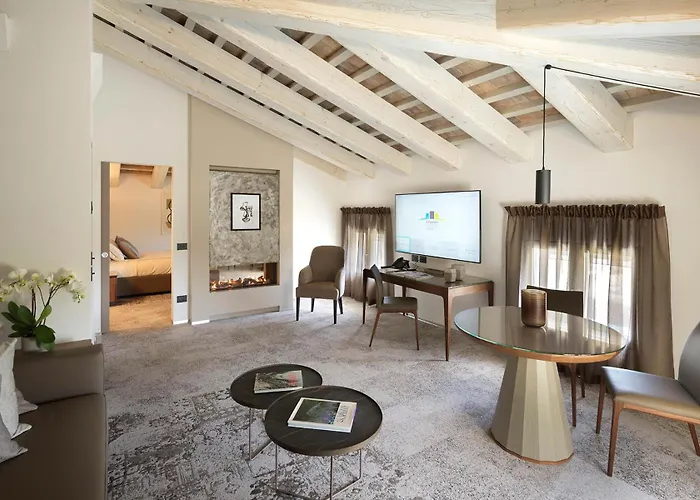 Ca' Apollonio Heritage Hotel 5*